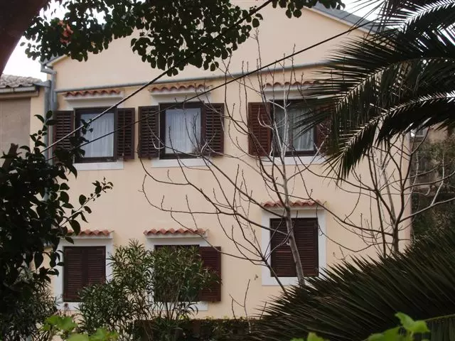 APARTMANI ADAR VL. RADOJKA ZDJELAR