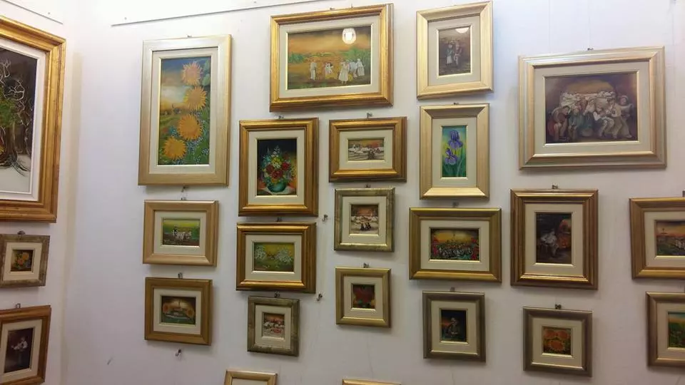 NAIVE ART GALLERY