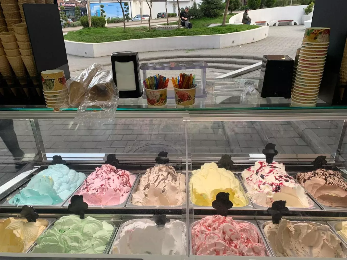 Prodaja sladoleda i limunade u  Zvorniku