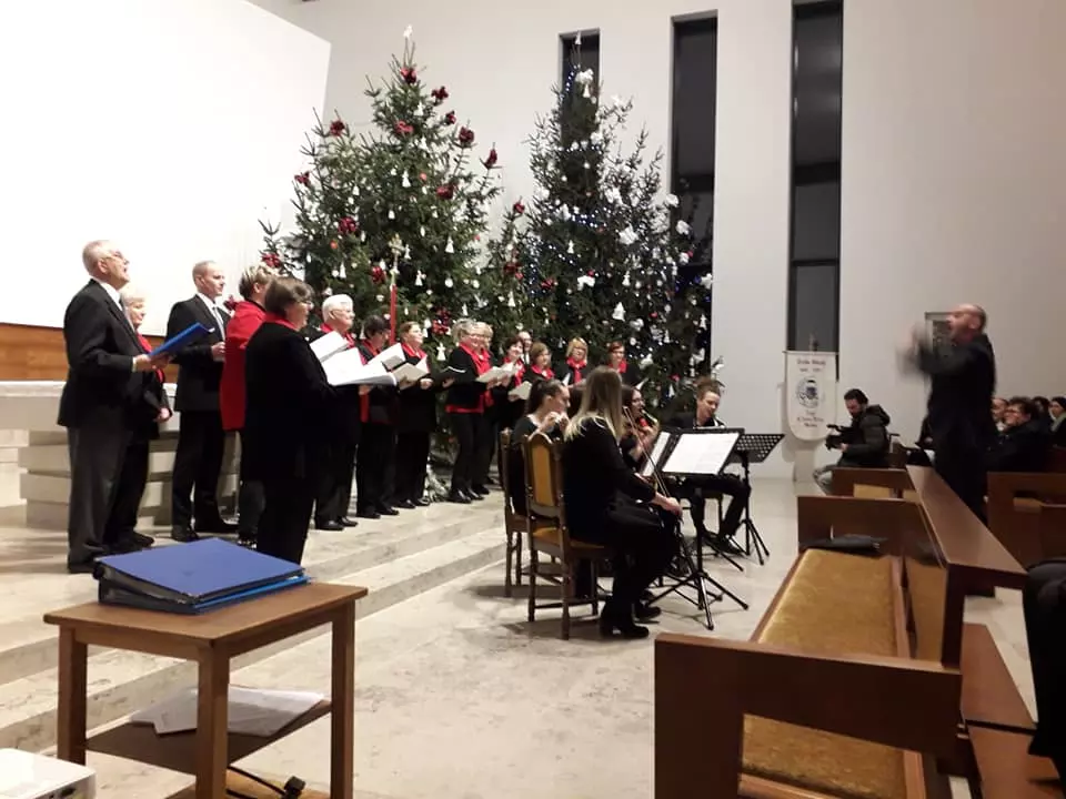 48921725_2362616673971346_755114199062937600_n 48921725_2362616673971346_755114199062937600_n