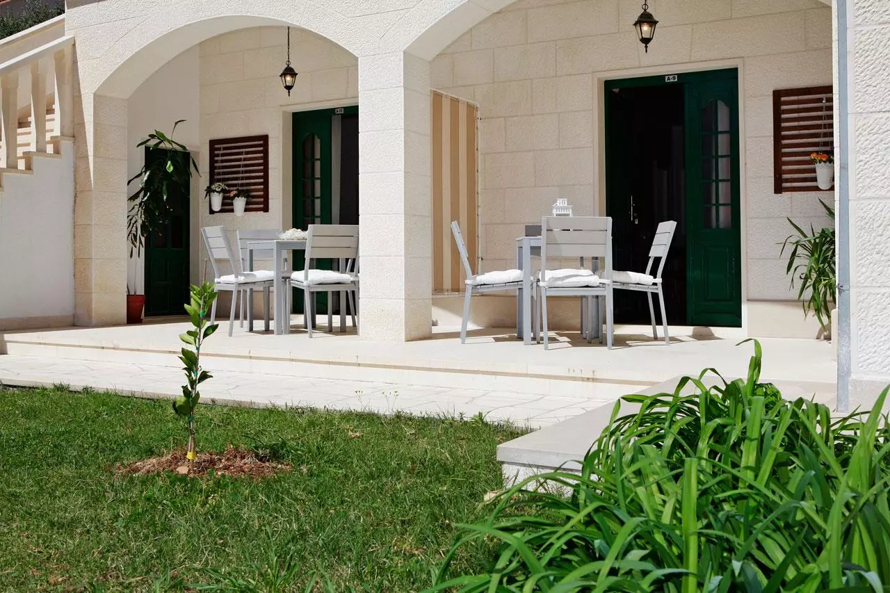 Opremljeni apartmani i hoteli Bol, Brač