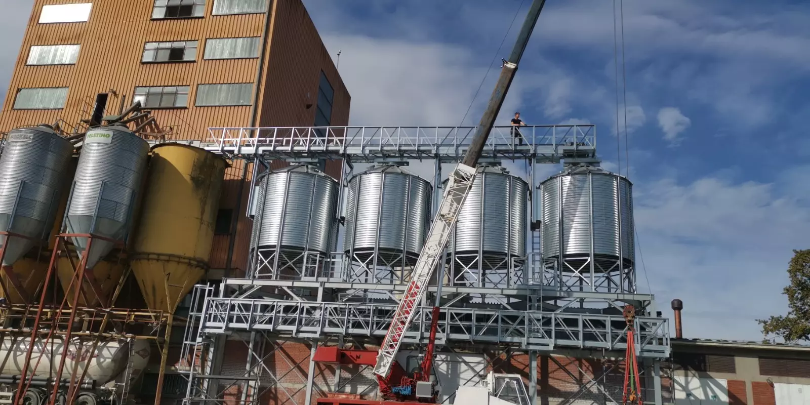 Metalna konstrukcija Montaža silosa i sušara oprema za žitarice, izrada metalnih konstrukcija u RH