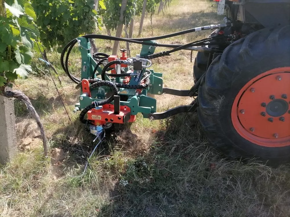 Poljoprivredna mehanizacija Prodaja poljoprivrednih strojeva i priključaka Bapska u Hrvatskoj