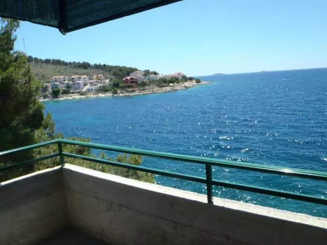 Aparmentsbythesea,Primošten
