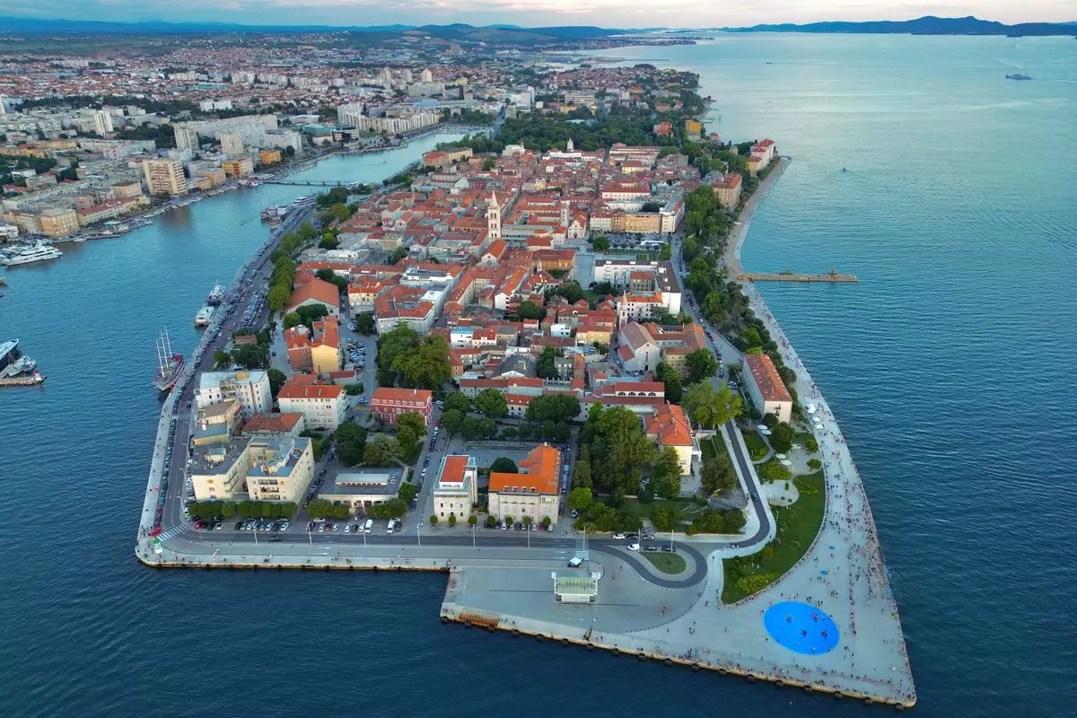 Arheološka iskopavanja i istraživanja Arheološka istraživanja i arheološka iskopavanja Zadar