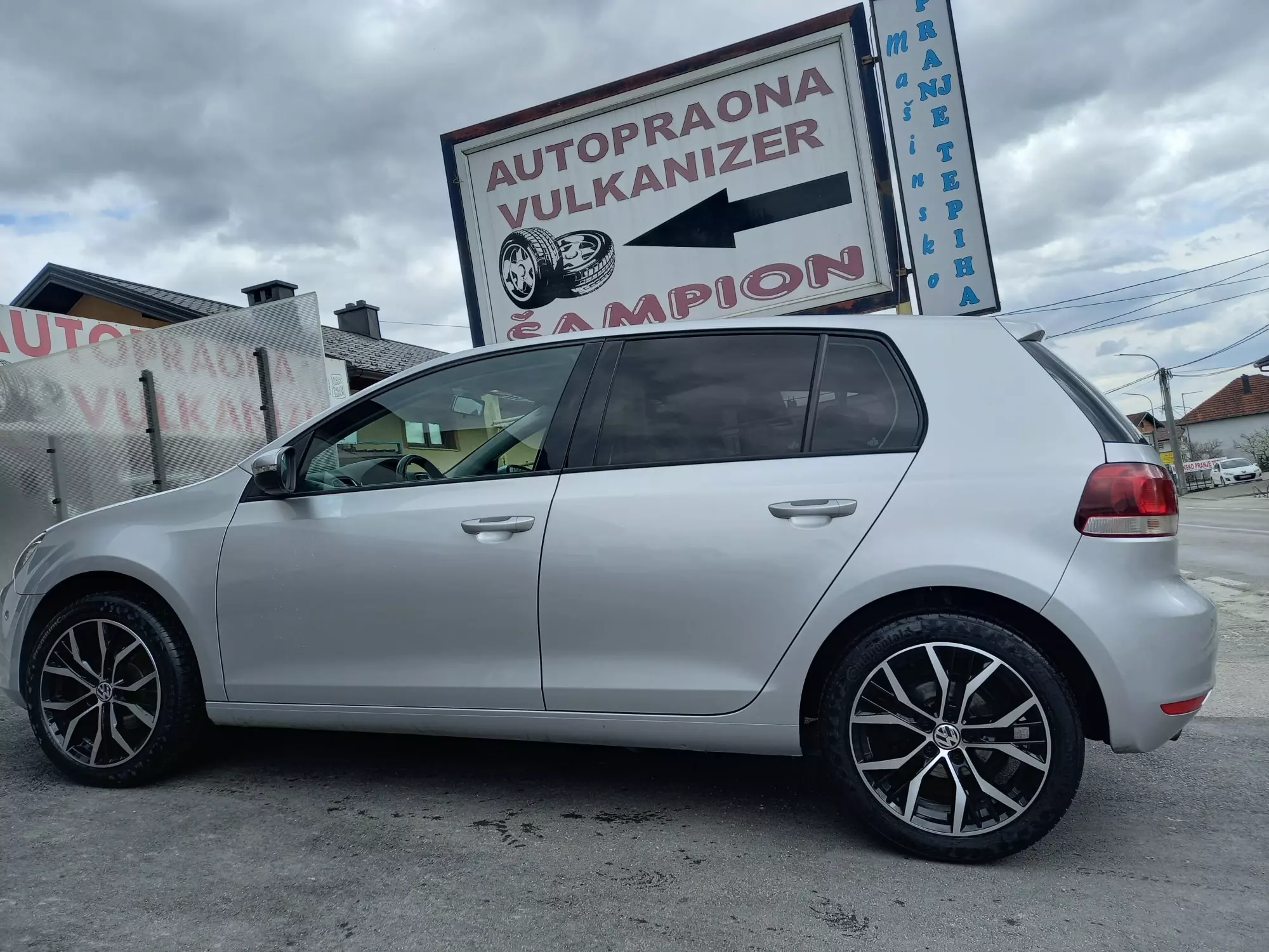 Ručno pranje auta Ručno pranje automobila Velika Kladuša, BiH