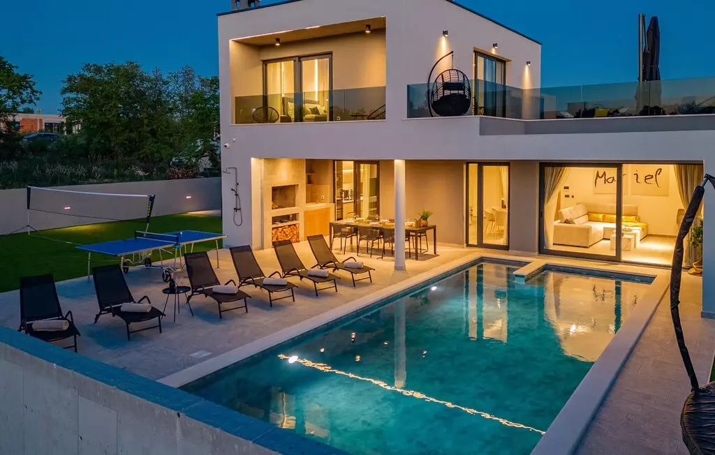 Čišćenje i održavanje bazena Održavanje bazena u Zadru, Hrvatska