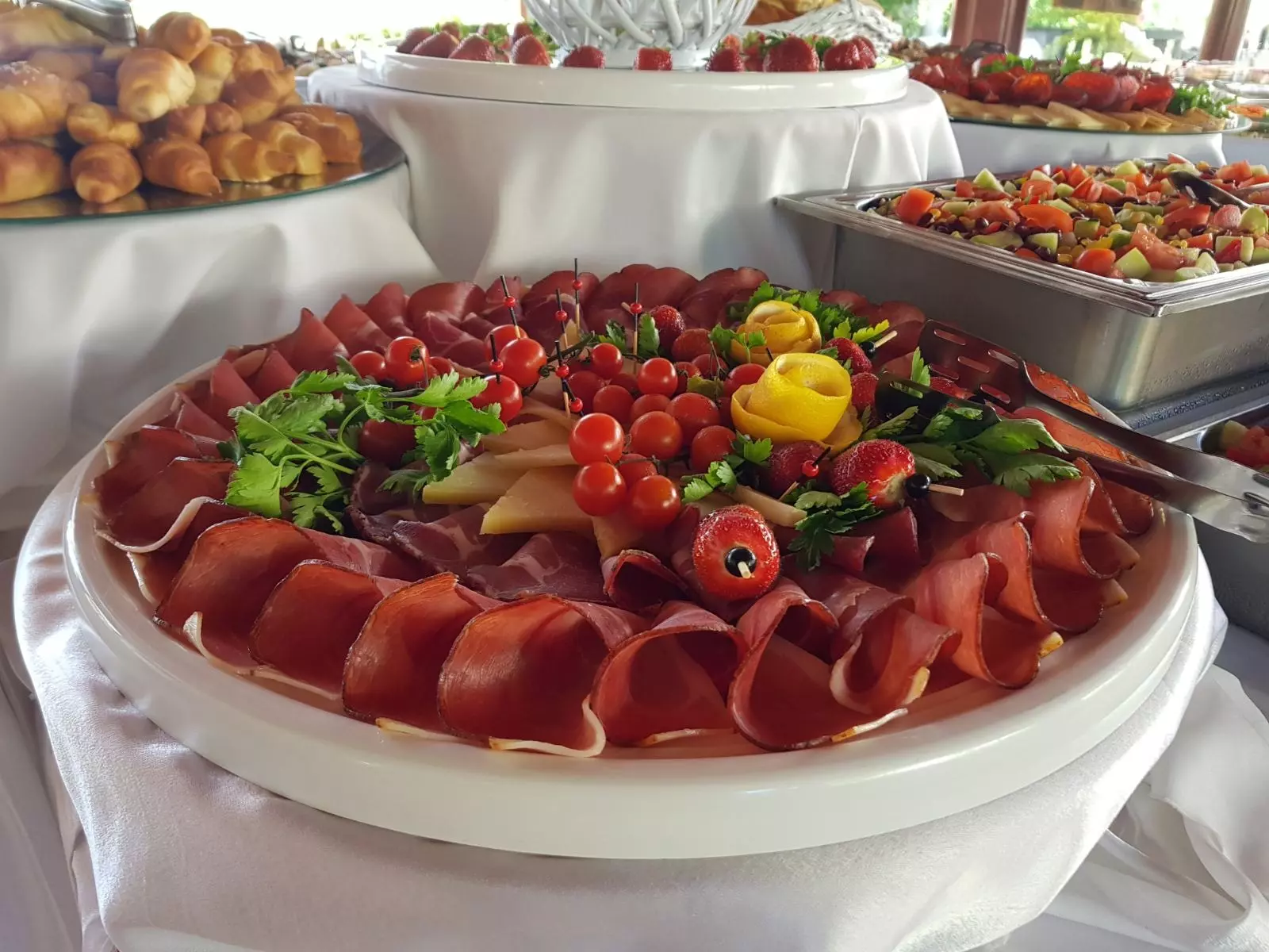 Restoran, brza dostava unutar 5 km Restoran s dostavom unutar 5 km u mjestu Mrežničkom Brigu