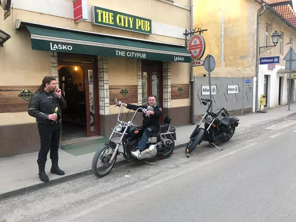 BajkerskicaffenoćniizlazakPetrinjaSisačko-moslavačkažupanija1
