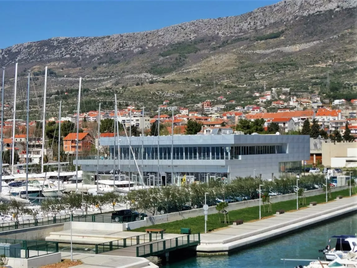 Profesionalna izgradnja i održavanje bazena, Kaštel Lukšić