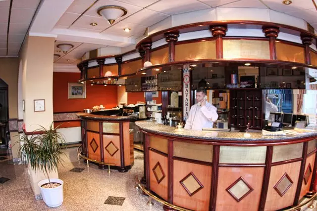 BazensamasažomislanomvodomTrogir BazensamasažomislanomvodomTrogir