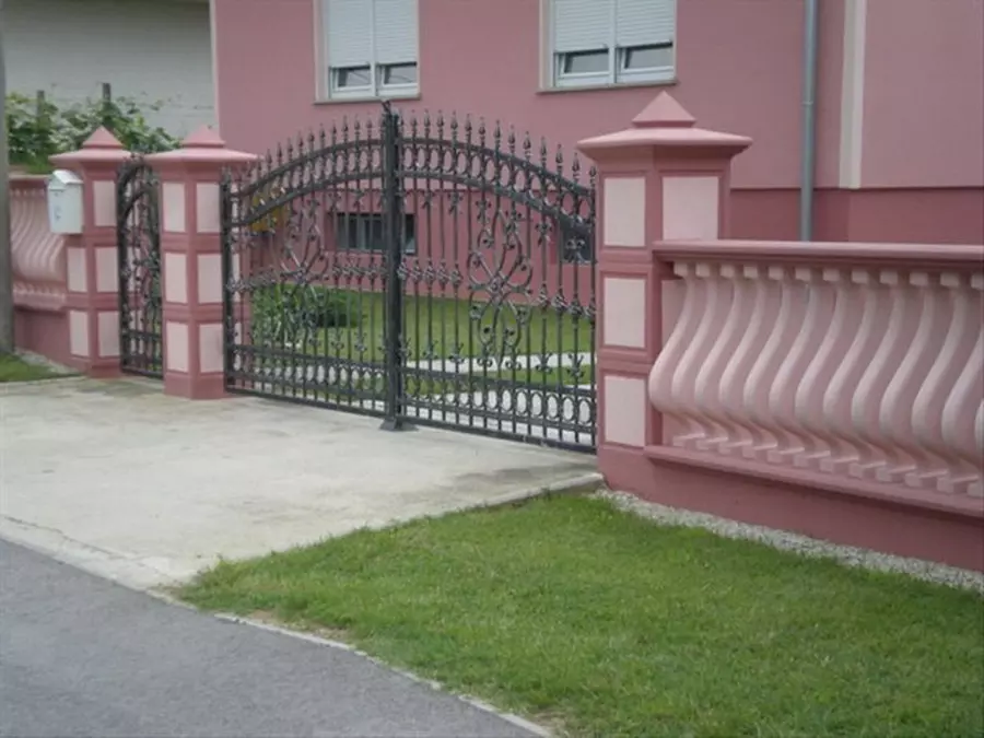 Betonski rubnici i blokovi Betonski blokovi i rubnici u Dekanovcu, RH