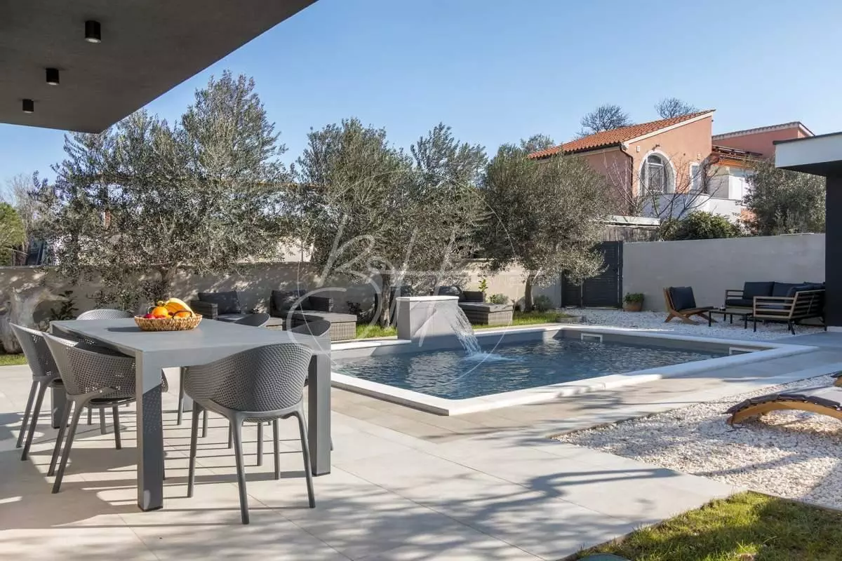 Agencija za trgovinu nekretninama u gradu Puli, Hrvatska