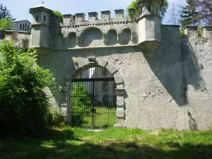 BosiljevosenalaziumeđurječjurijekaDobreiKupe,naulazuugorskuHrvatskunastrateškivažnomprometnomkrižanjuautocesta2 BosiljevosenalaziumeđurječjurijekaDobreiKupe,naulazuugorskuHrvatskunastrateškivažnomprometnomkrižanjuautocesta2