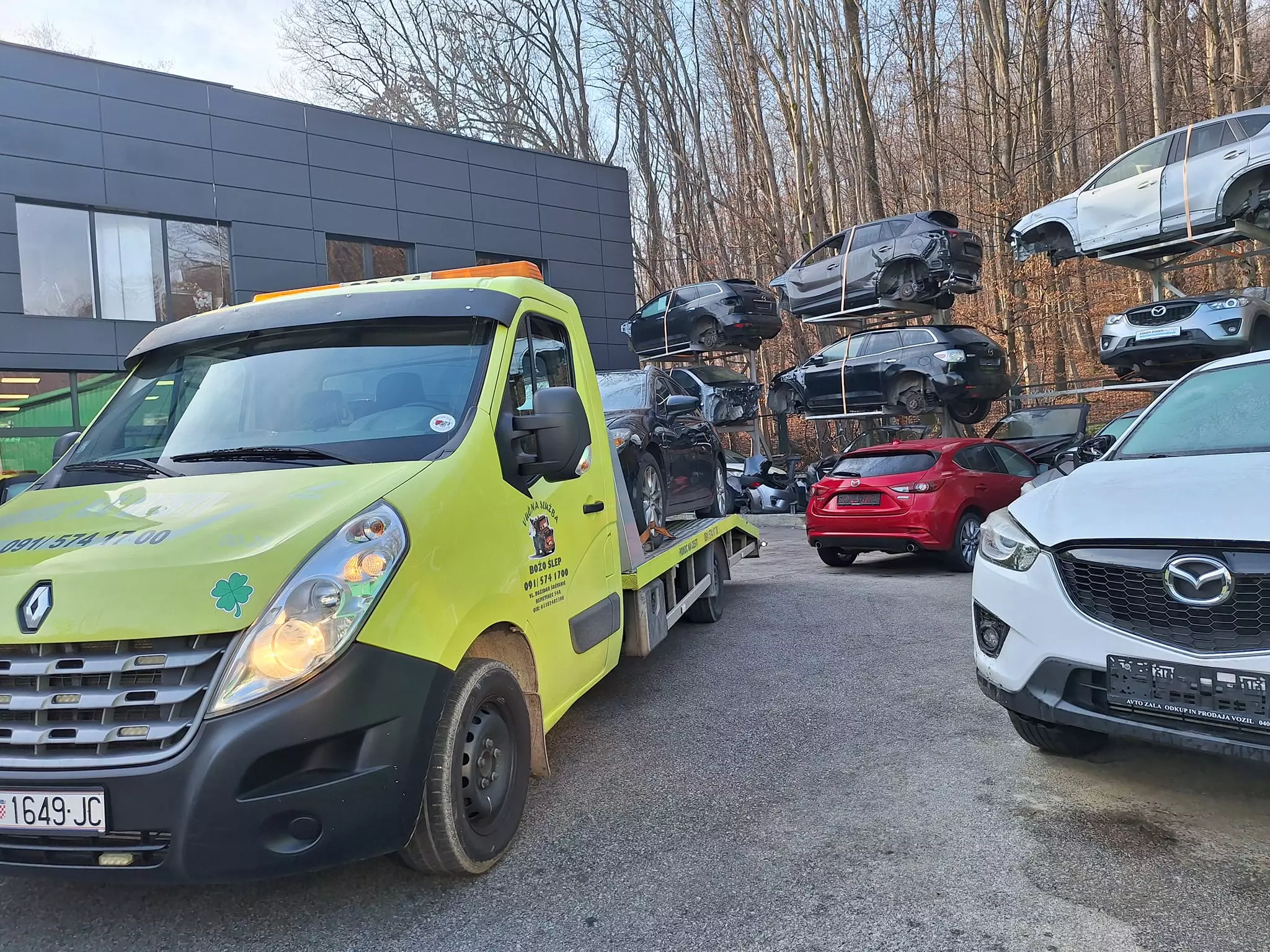 Pomoć na cesti i vuča vozila Vuča i pomoć na cesti Zagreb u Hrvatskoj