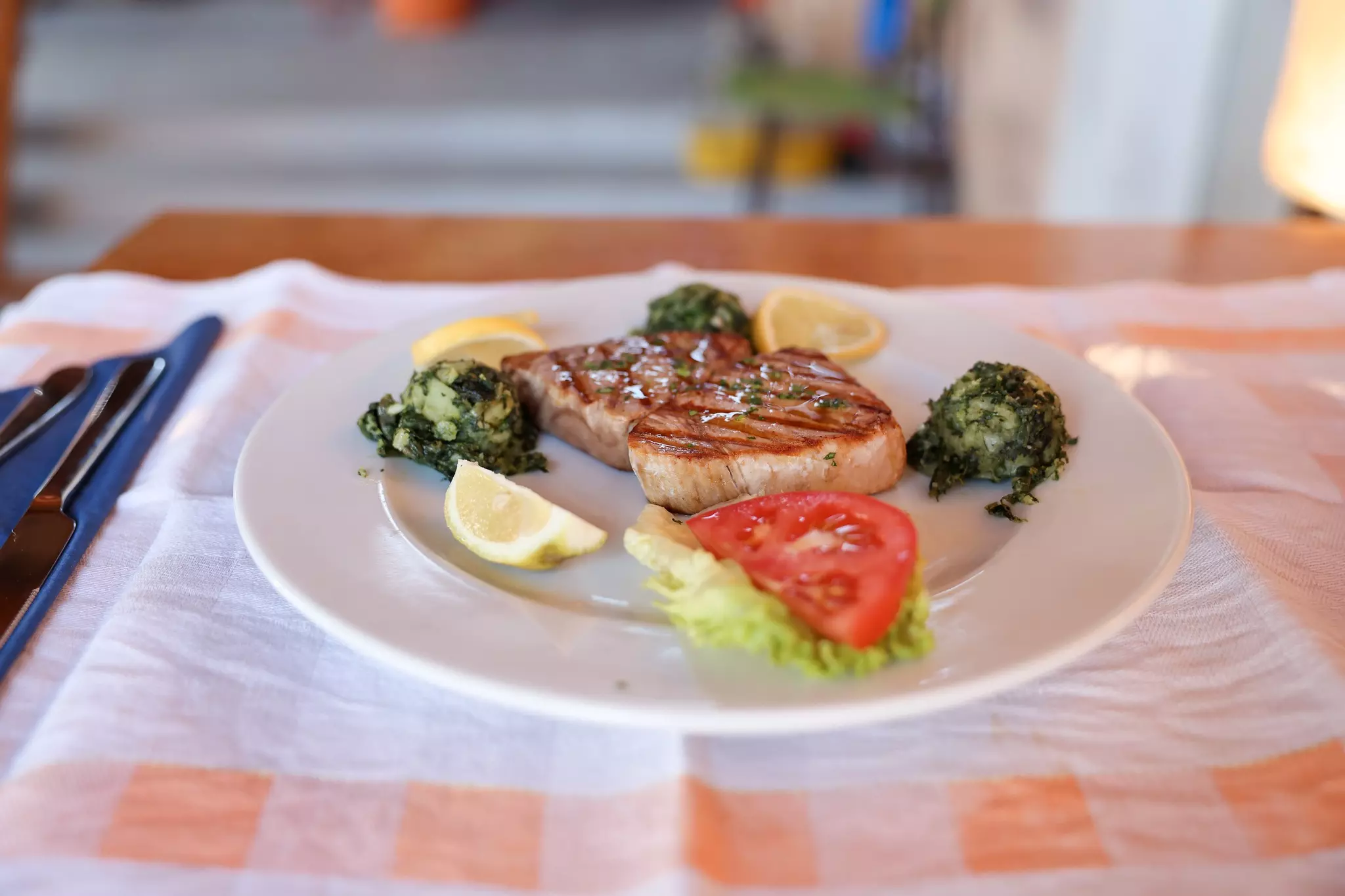 Jela ispod peke na Dugom otoku, RH