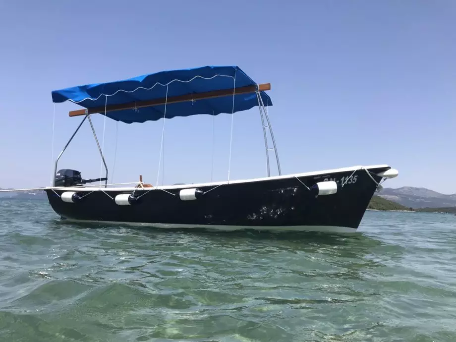 Novogradnja i izrada brodova u gradu Makarskoj, Hrvatska