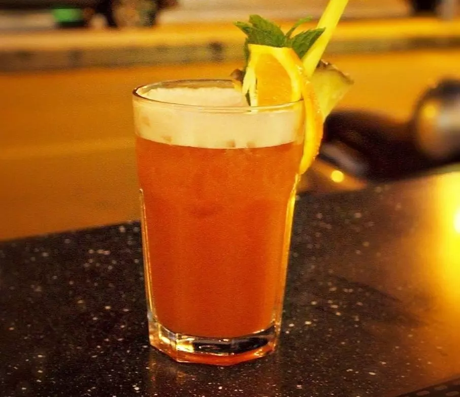 Caffe bar u blizini trajekta, otok Vis, Hrvatska