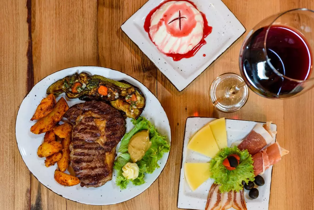 Jela s roštilja i najbolji burgeri u gradu Trogiru, Hrvatska