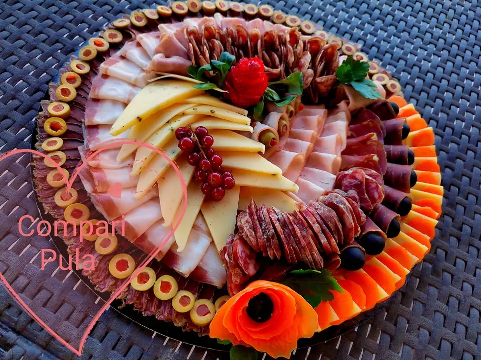 Istarski pršut, svježe meso i kobasice Svježe meso, istarski pršut i kobasice Pula Hrvatska