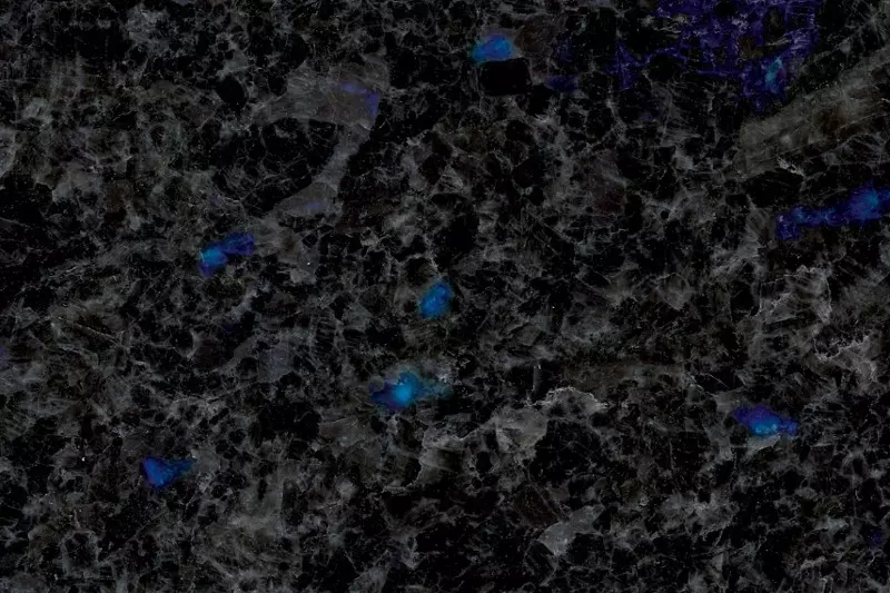 CrnigranitSlavonskiBrod6