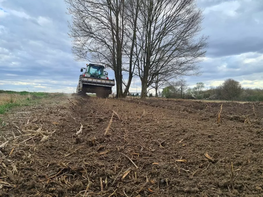 Rušenje stabala i objekta Rušenje stabala i objekata Hrvatska, grad Sesvete
