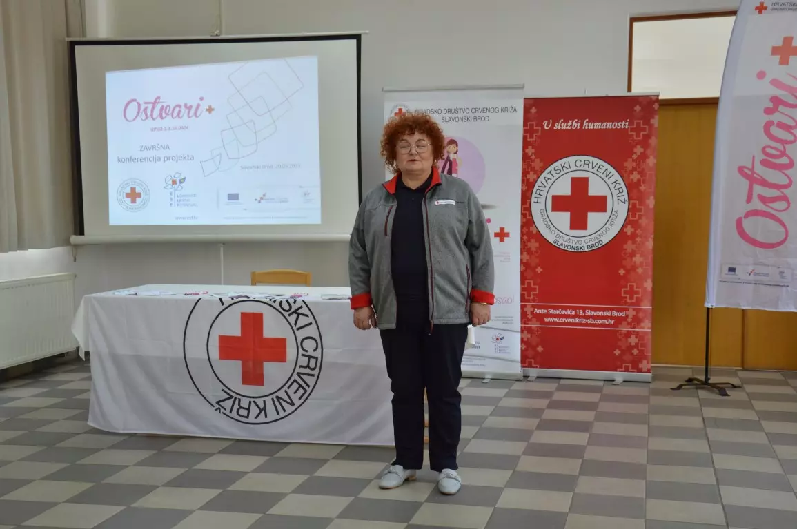 CrvenikrižSlavonskiBrod1 CrvenikrižSlavonskiBrod1