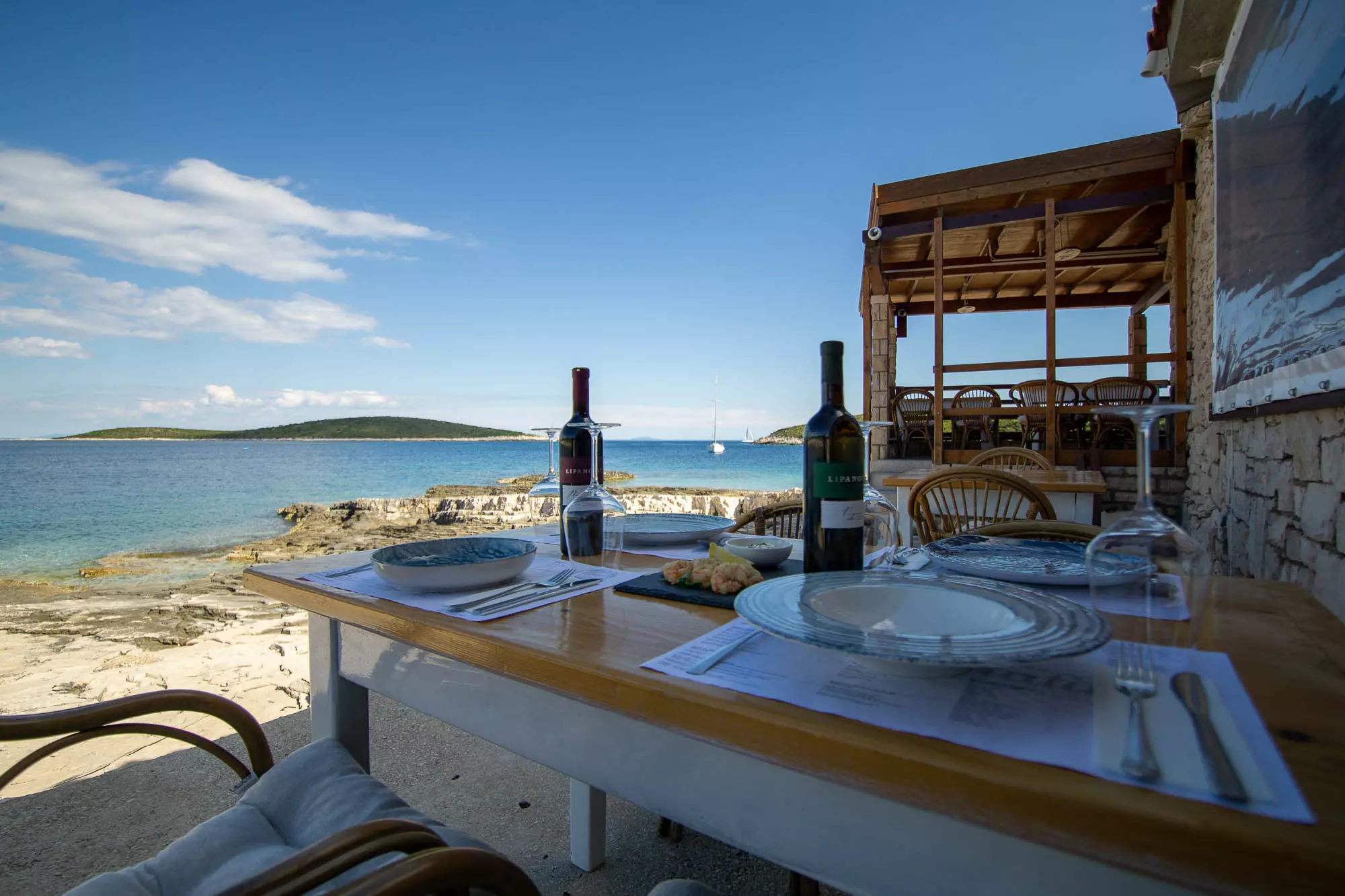 Konoba uz more Konoba Dalmatino, Rukavac, Vis