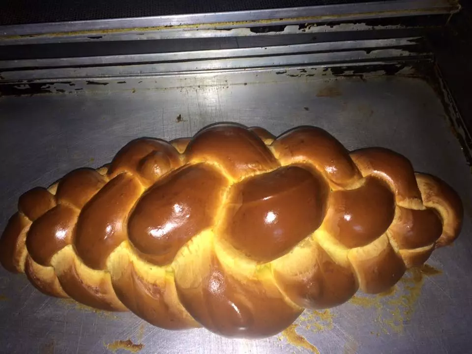 Prodaja svježih peciva, mjesto Lučko, Hrvatska