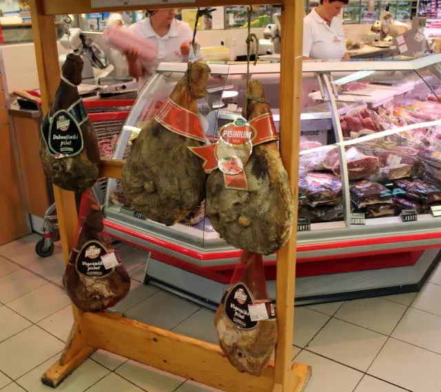 certificiran Drniški pršut