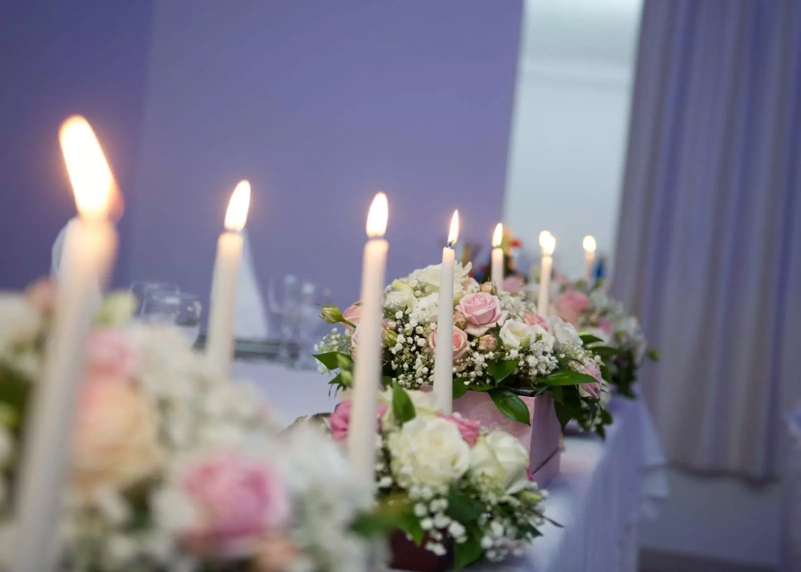 Mirisne svijeće i lampioni Prodaja mirisnih svijeća i lampiona u Sinju, Hrvatska