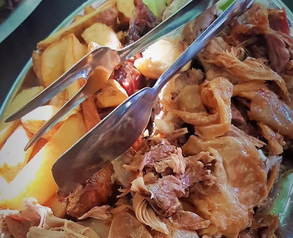 Domaća janjetina i teletina s ražnja Slunj u RH