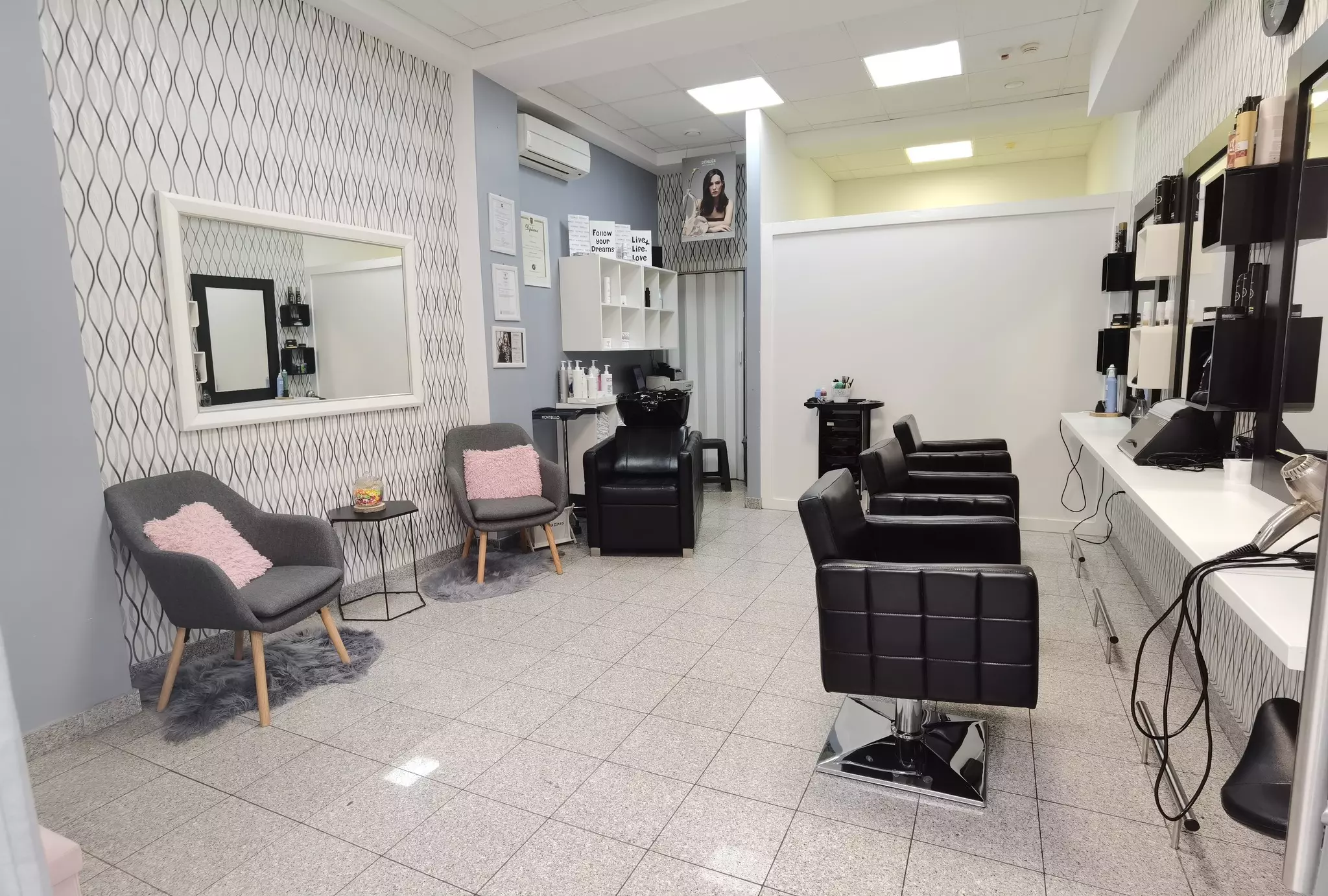 Frizerski salon za žene i muškarce, šišanje kose Frizerski salon za žene i muškarce Zabok Hrvatska