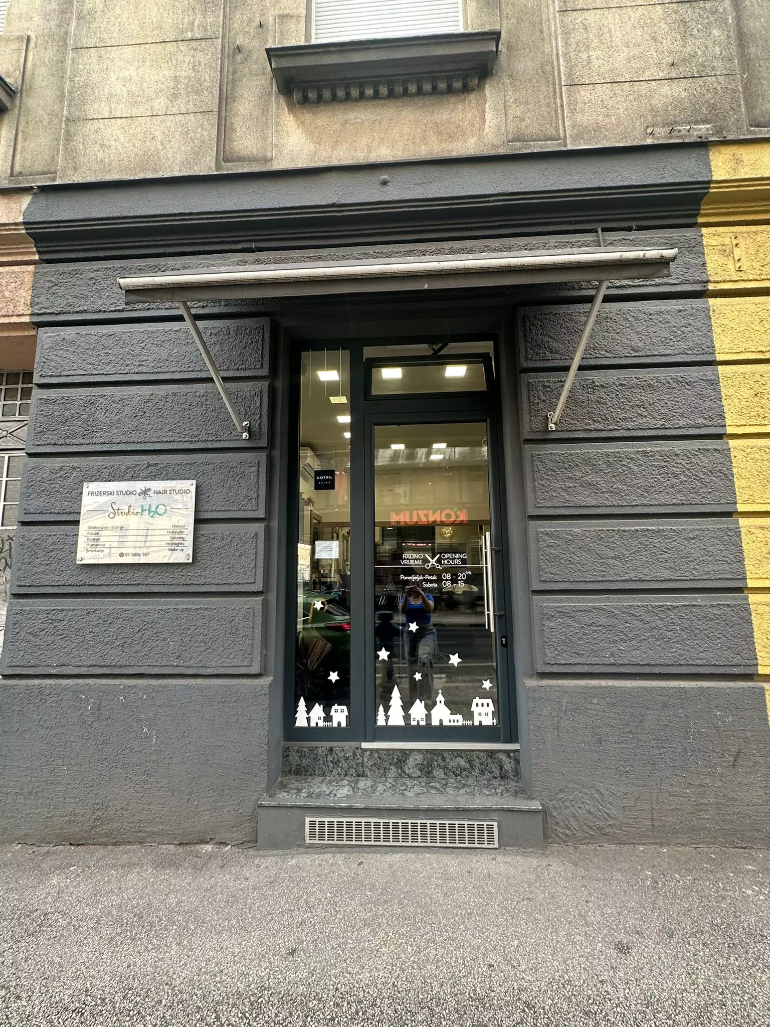 FrizerskisalonzamuškarceiženenaKvatriću,Zagreb