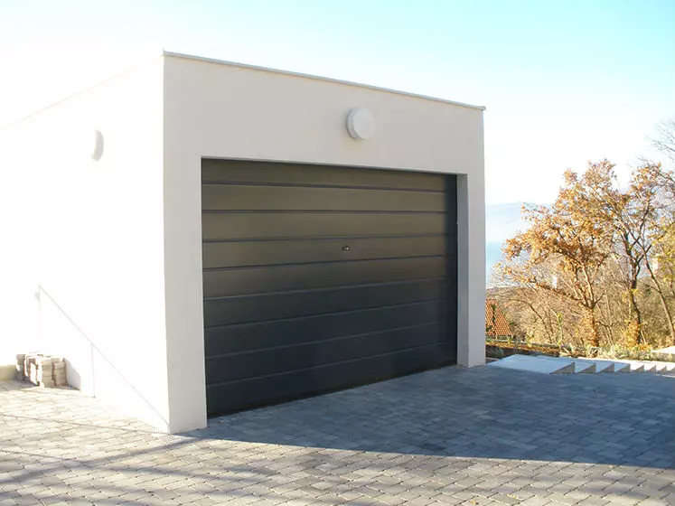 Proizvodnja i montaža sekcijskih i garažnih vrata u gradu Rijeci i Istri