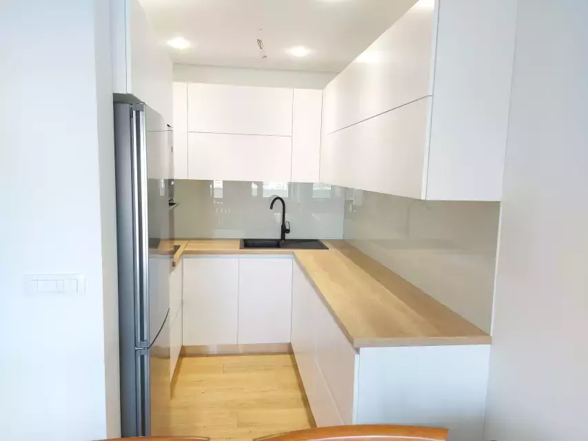 Glass-Mont-5 Glass-Mont-5