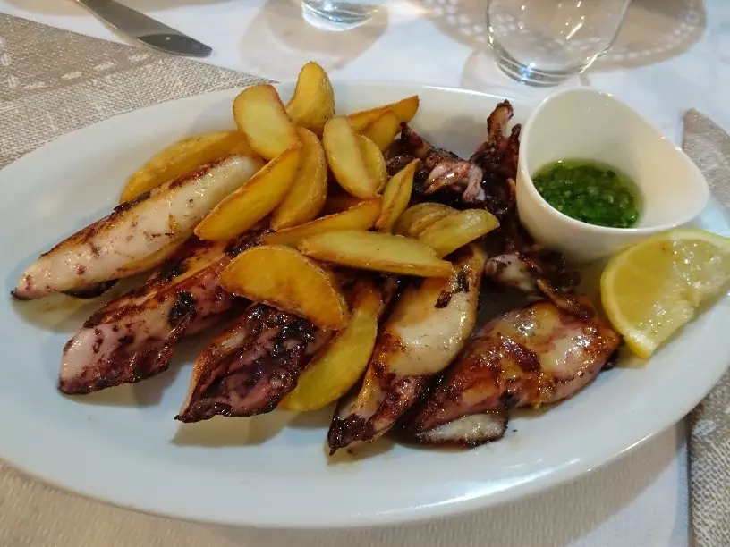 Jelo Vrhunski restoran bez rezervacije stola u Martinšćici