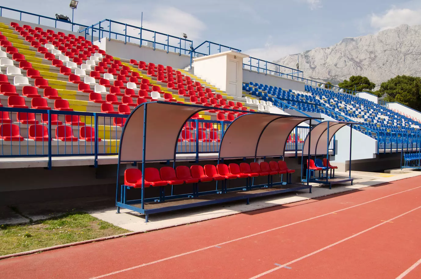 Iznajmljivanje vanjskih i unutarnjih sportskih terena grad Makarska, Splitsko-dalmatinska