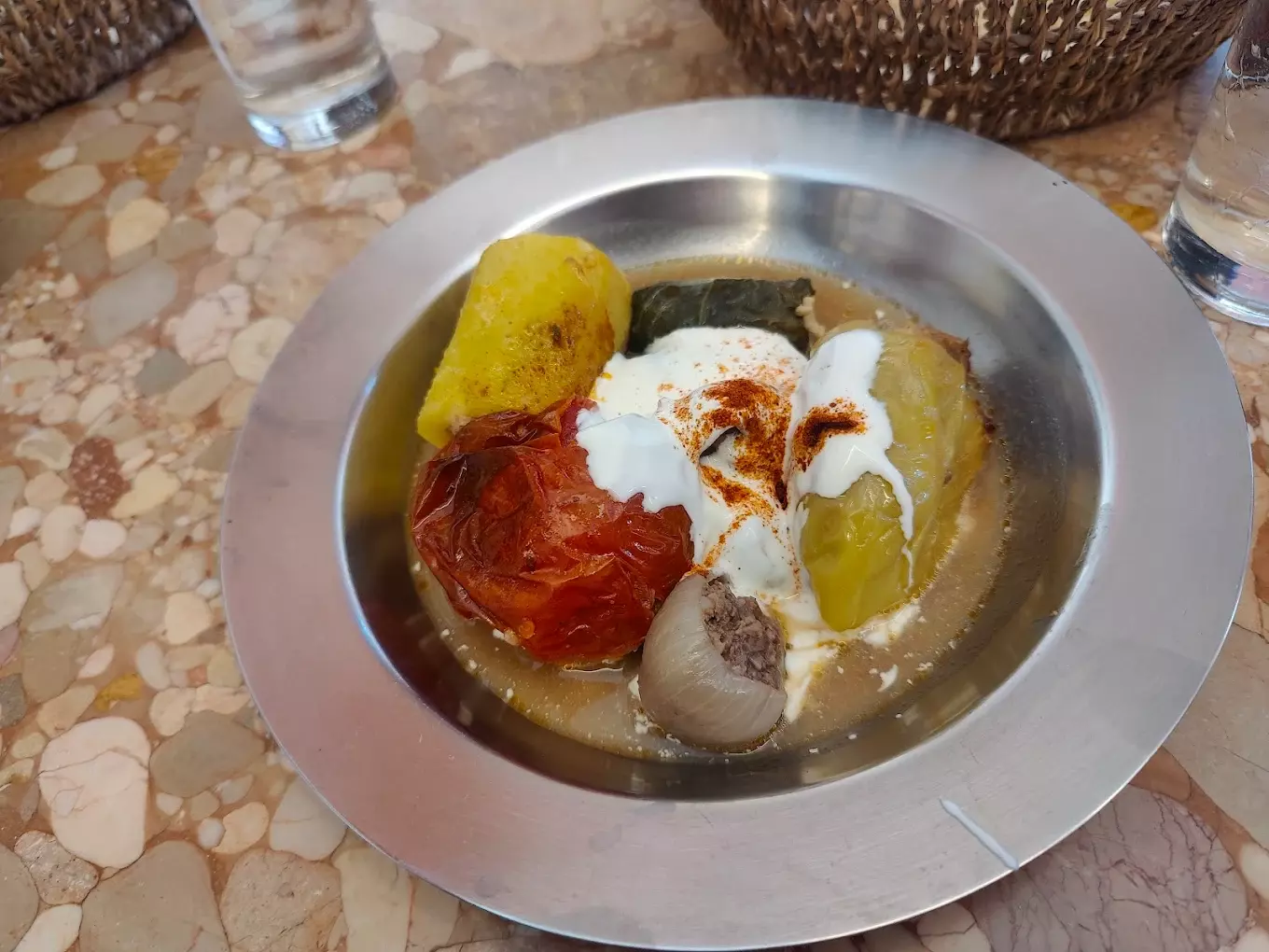 Tradicionalna kuhana jela Tradicionalna bosanska kuhana jela u Sarajevu