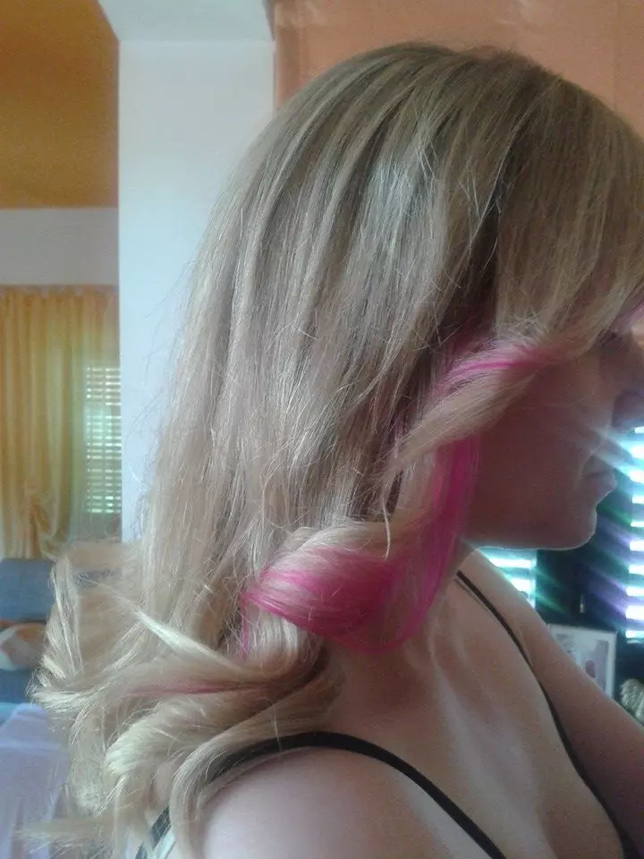 Hair_dyeing_with_high_quality_colors