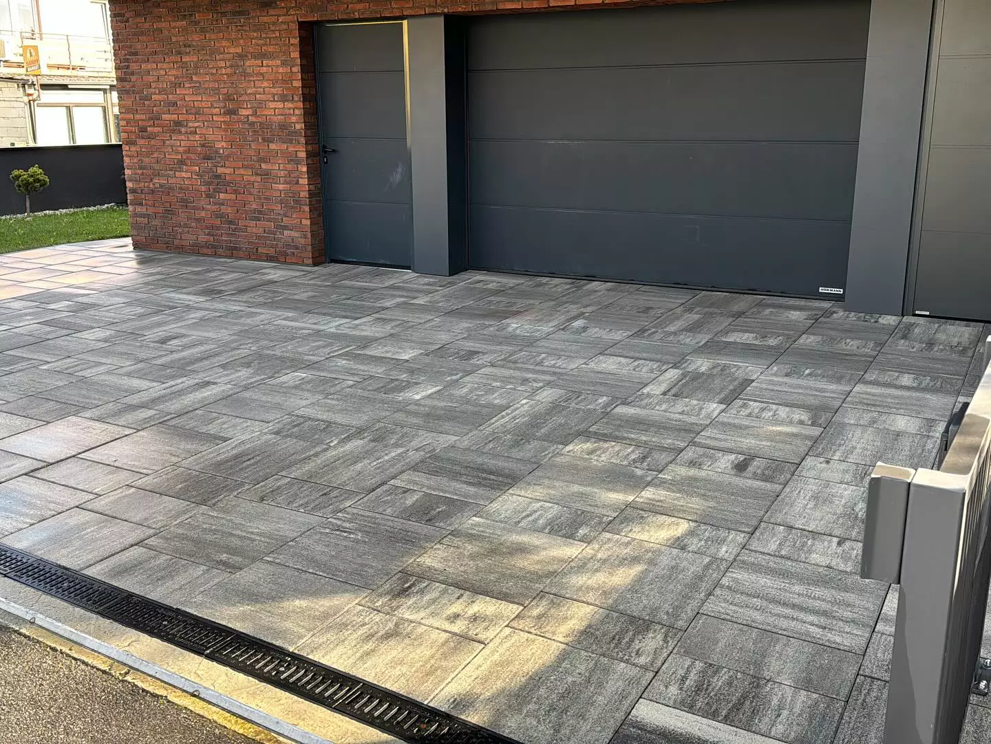 Čišćenje betonskih kocki Čišćenje i pranje betonskih kocki Zagreb, RH