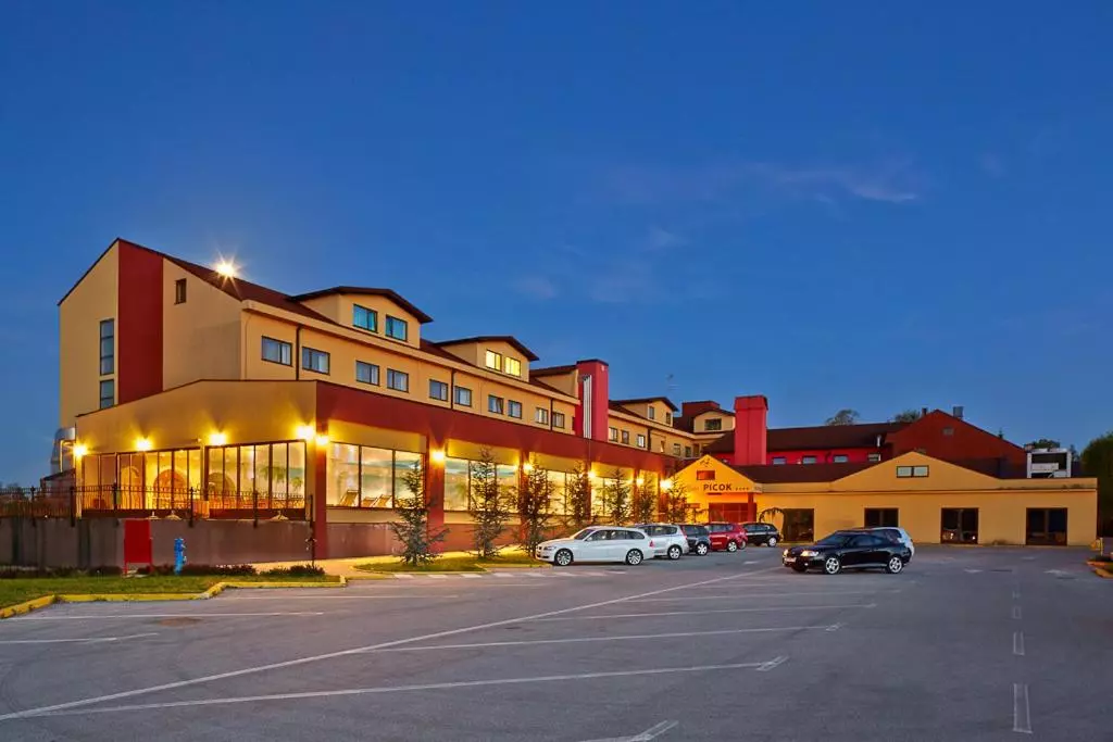 Hotel s 4 zvjezdice, smještaj Smještaj u hotelu s 4 zvjezdice Đurđevac Hrvatska