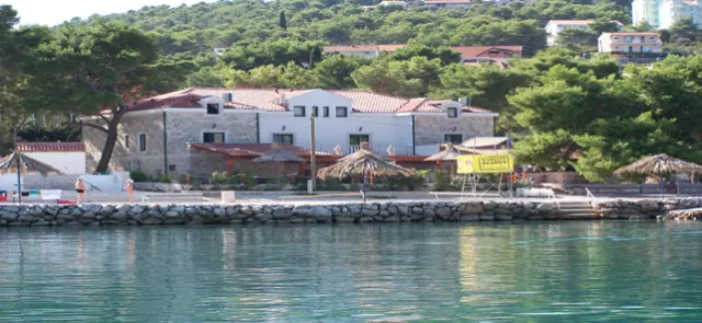 HotelstrizvjezdicetesmještajirestoranArbanija