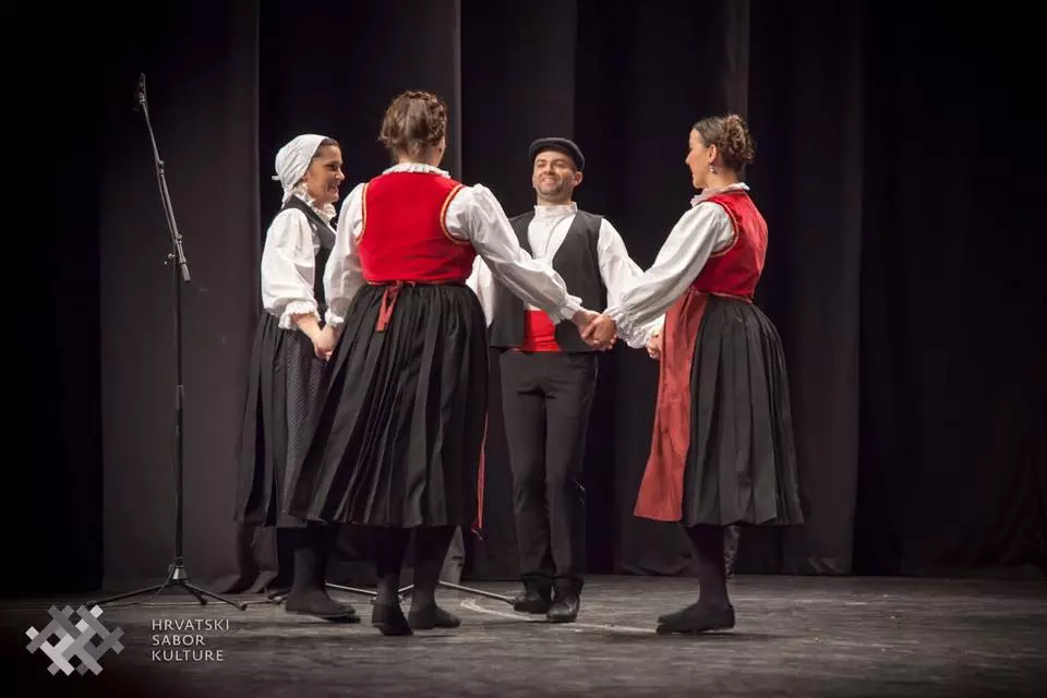 Hrvatskokulturno-umjetničkodruštvoDikaSlatina3