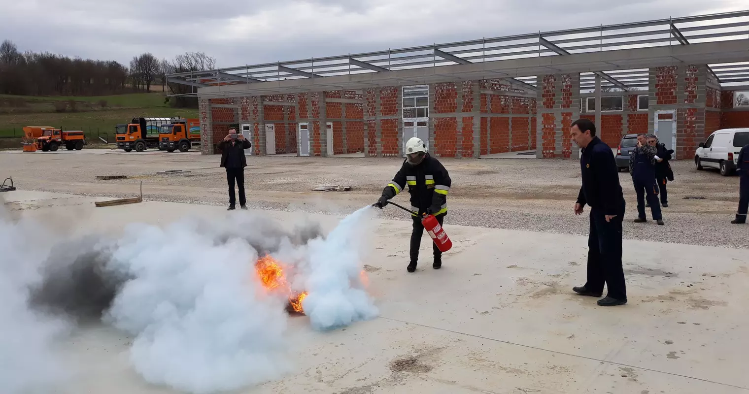 INSTRUKTAŽNICENTAR INSTRUKTAŽNICENTAR