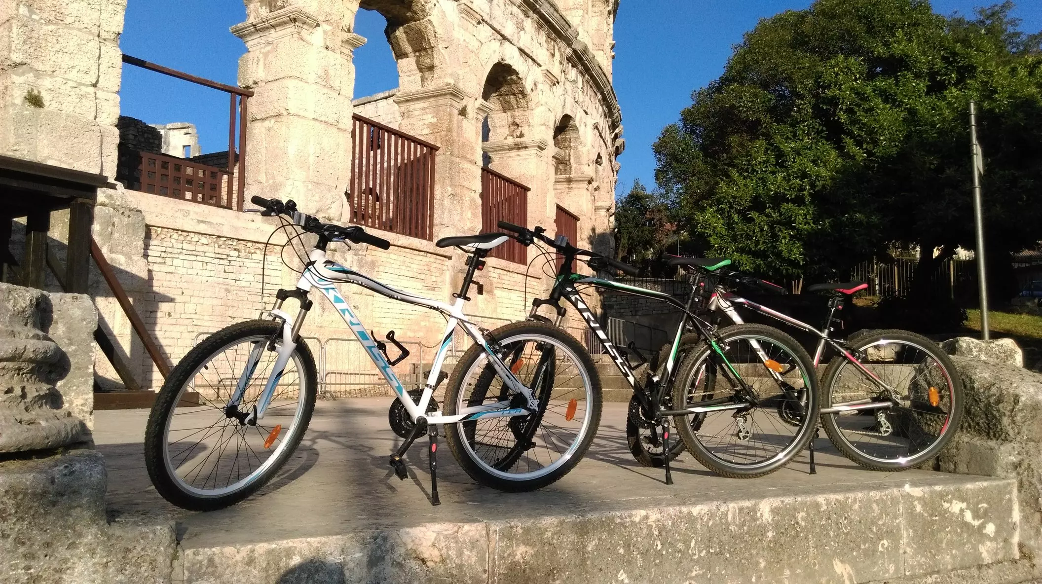 Izbjegnite_ljetne_gužve_i_vrućine_u_vozilima Izbjegnite_ljetne_gužve_i_vrućine_u_vozilima