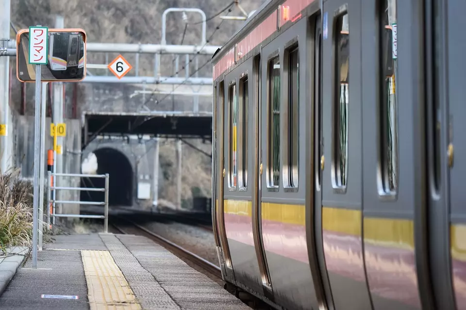 IzradakomponenatazavlakoveitramvajeEU2 IzradakomponenatazavlakoveitramvajeEU2