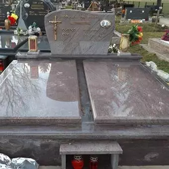 Izradanadgrobnihspomenika,Otočac