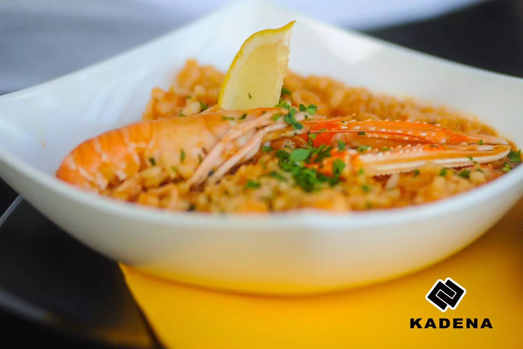 Jela ispod peke i s roštilja, Novalja