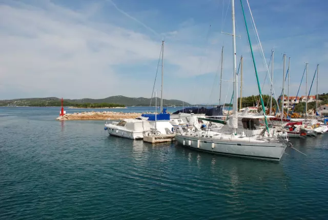 Kampiapartmani,Murter